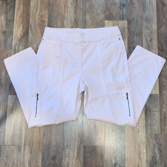Chico’s So Slimming Cargo Ankle Length Pants.  Size 1.  Size Medium.  Size 8. - Picture 1 of 8